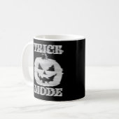 Trick/Leckerei-Modus Doppelseitiger Glitchy Pumpki Kaffeetasse (Vorderseite Links)