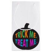 Trick Me Leckerei Me mehrfarbig Kleine Geschenktüte (Rückseite)