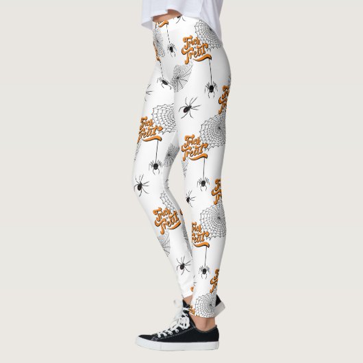 Trick oder Bearbeitung Typografie mit Spinnen Must Leggings (Links)
