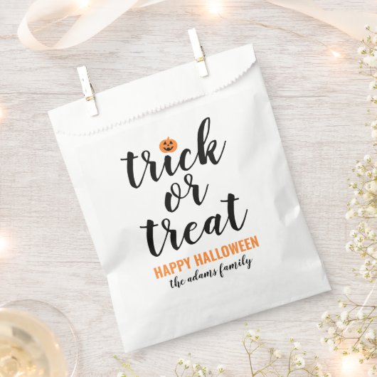 Trick oder Behandeln moderner Skripte benutzerdefi Geschenktütchen (Ausgeschnitten)