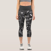 Trick oder behandeln Muster Weiß auf schwarzem Hal Capri Leggings (Vorderseite)