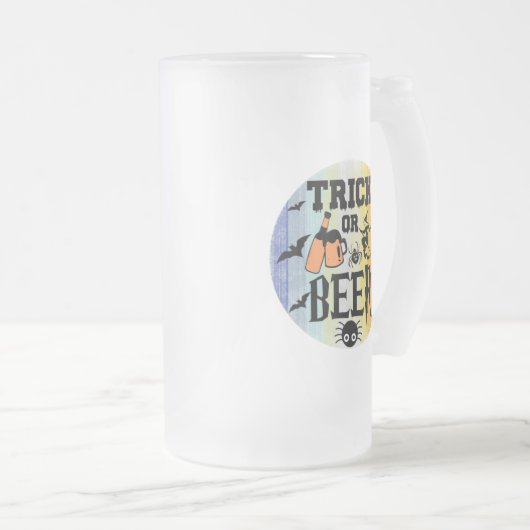 TRICK ODER BIER - HALLOWEE MATTGLAS BIERGLAS (VorderseiteRechts)