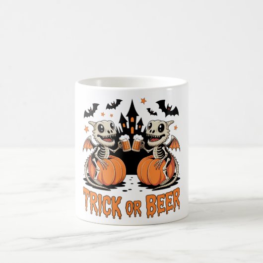 Trick oder Bierskelett Drachen Halloween Kaffeetasse (Mittel)