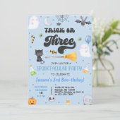 Trick oder Drei Halloween Junge 3. Geburtstag einl Einladung (Stehend Vorderseite)