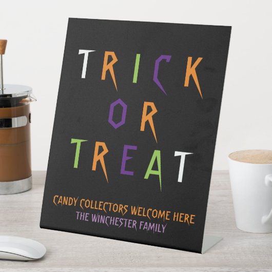 Trick oder gönnen Sie sich einen lustigen, lustige Sockelschild (In Situ)