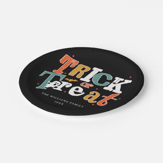 Trick oder Halloween-Party behandeln Pappteller (Schrägansicht)