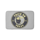 Trick oder Leckerbissen Halloween grimmigem Sensen Badematte (Vorderseite)