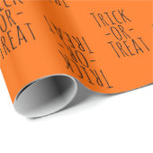 Trick-oder-Leckerei Halloween Black on Orange Geschenkpapier (Rolleneckpunkt)