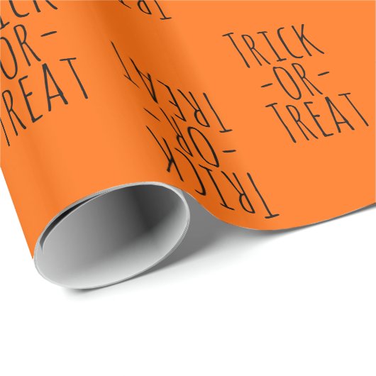 Trick-oder-Leckerei Halloween Black on Orange Geschenkpapier (Rolleneckpunkt)