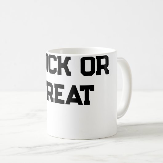 Trick oder. Leckerei Halloween schwarz schlicht Mi Kaffeetasse (VorderseiteRechts)