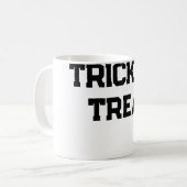 Trick oder. Leckerei Halloween schwarz schlicht Mi Kaffeetasse (Vorderseite Links)