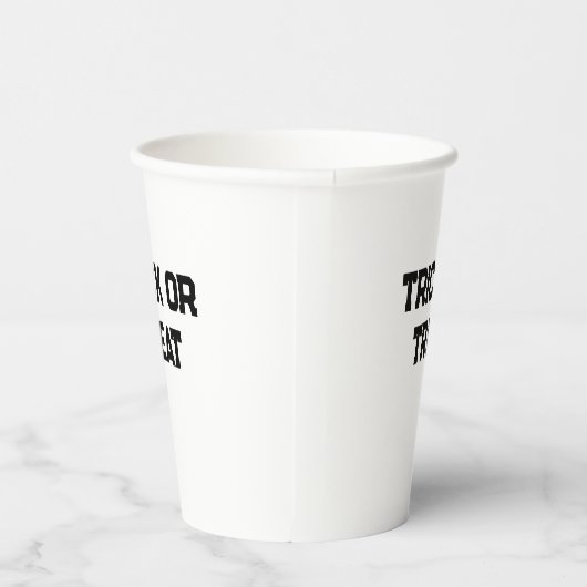 Trick oder. Leckerei Halloween schwarz schlicht Mi Pappbecher (Rechts)