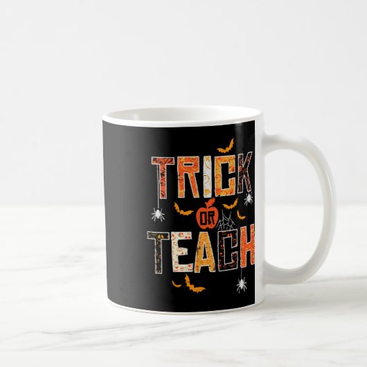 Trick oder lehren Retro Halloween Lehrerin Frauen Kaffeetasse (Rechts)
