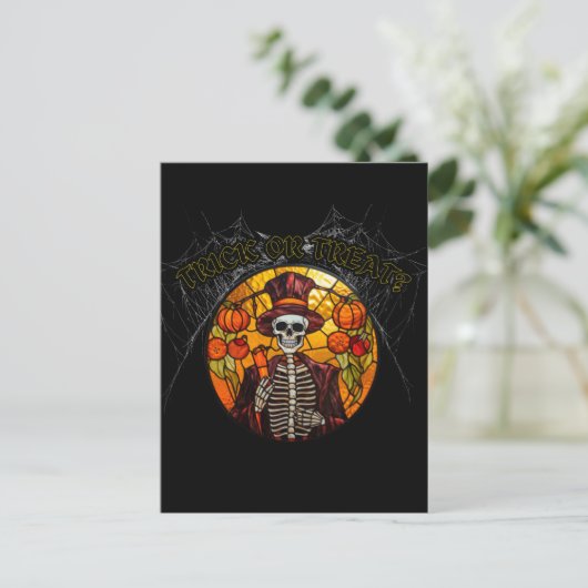 Trick oder Lust? Halloween, Buntglas Postkarte (Stehend Vorderseite)