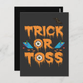 Trick oder Toss Funny Spooky Halloween Cornhole Ge Postkarte (Vorne/Hinten)