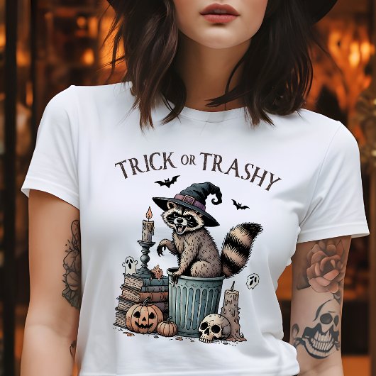 Trick oder Trashy Vintag Raccoon Halloween T-Shirt