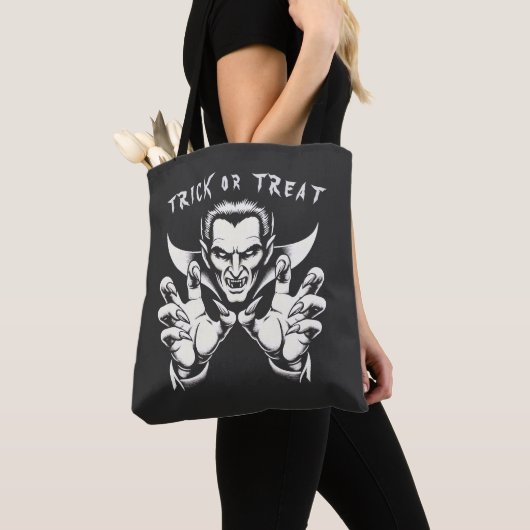 Trick oder Treat, beiß an mir Personalisierter Dra Tasche (Von Nahem)