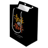 Trick oder Treat Candy Mais Halloween Mittlere Geschenktüte (Vorderseite Schrägansicht)