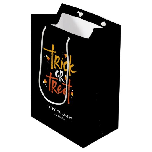 Trick oder Treat Candy Mais Halloween Mittlere Geschenktüte (Vorderseite Schrägansicht)