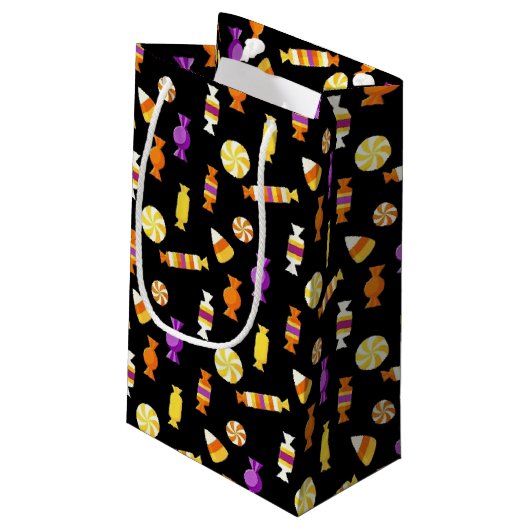 Trick oder Treat Candy Muster Halloween Paper Kleine Geschenktüte (Rückseite Schrägansicht)