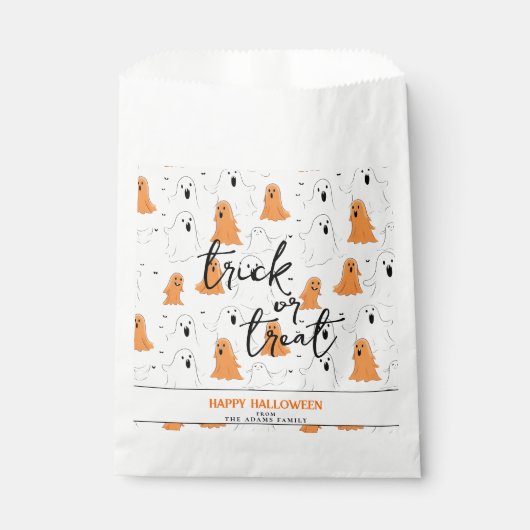 Trick oder Treat Cartoonish Ghosts Halloween Geschenktütchen (Vorderseite)