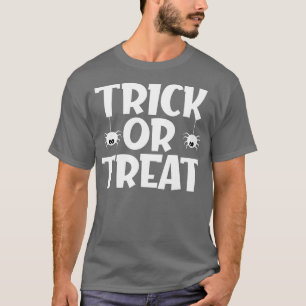 Trick oder Treat Classic Halloween Costume Design  T-Shirt