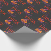 Trick oder Treat Funny Halloween Pumpkin Geschenkpapier (Ecke)