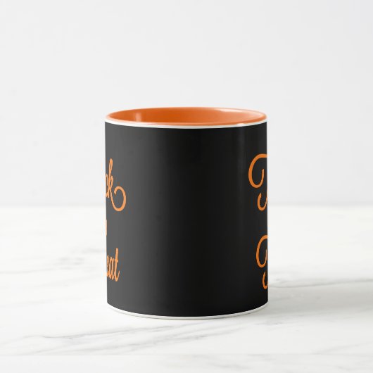 Trick oder Treat Halloween Black and Orange Tasse (Zentrum)