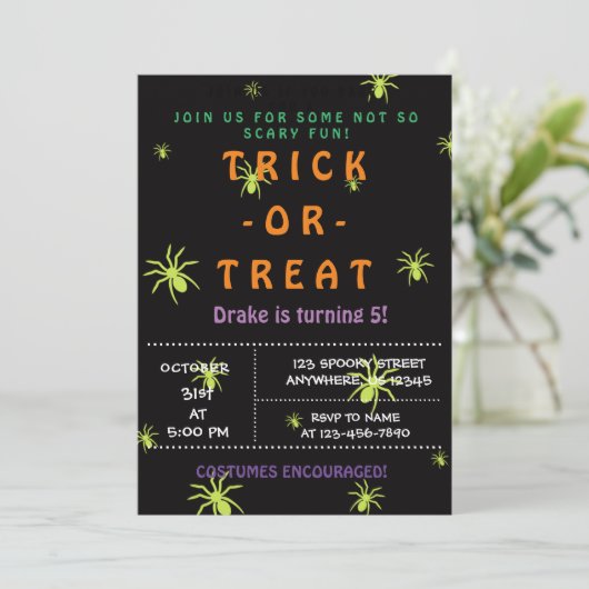 Trick oder Treat, Halloween Spinnen, Spooky  Einladung (Stehend Vorderseite)