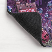 Trick oder Treat Halloween Zombies geben das Gehir Mousepad (Ecke)