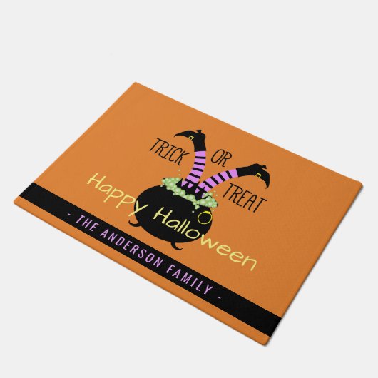 Trick oder Treat Hexenleder in Pot Happy Halloween Fußmatte (Schrägansicht)