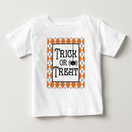 Trick oder Treat, mein 1. Halloween Baby T-shirt (Vorderseite)