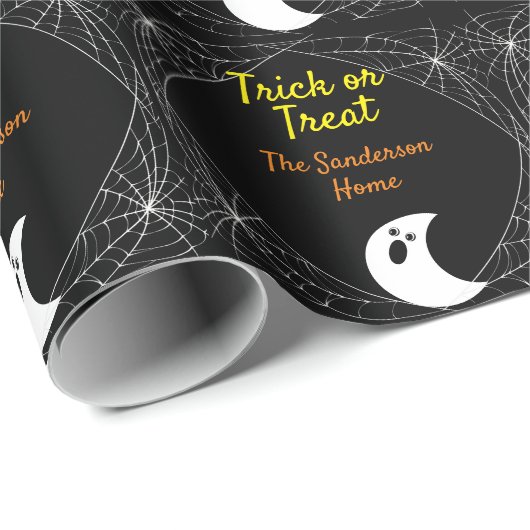 Trick oder Treat Minimalistisch Ghost Halloween Fa Geschenkpapier (Rolleneckpunkt)