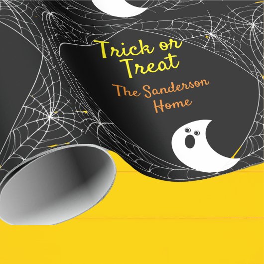 Trick oder Treat Minimalistisch Ghost Halloween Fa Geschenkpapier