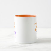 Trick oder Treat Moderne Typografie Halloween Tasse (Zentrum)