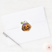 Trick oder Treat Pumpkin Runder Aufkleber (Umschlag)