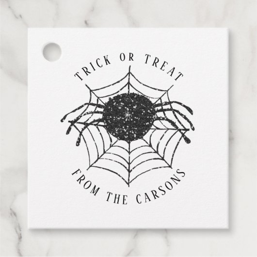Trick oder Treat Spider Web Schwarz-weißes Hallowe Geschenkanhänger (Vorderseite)