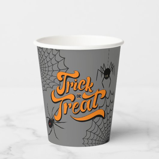 Trick oder Treat Typografie mit Spinnen ID680 Pappbecher (Vorderseite)