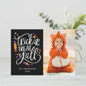 Trick oder Treat Y'all Halloween Foto Card (Stehend Vorderseite)