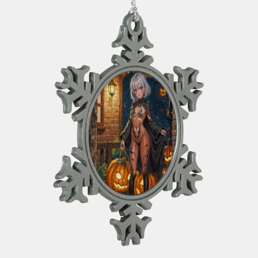 Trick oder Treater, mutiges Halloween-Kostümmädche Schneeflocken Zinn-Ornament (Links)