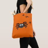 Trick oder Tree Spider Tote Tasche (Von Nahem)