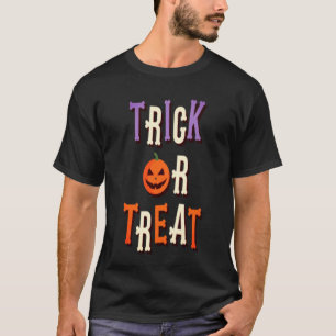 Trick oder Trete Halloween-Kürbis T-Shirt