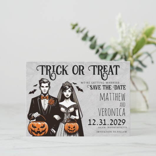 Trick oder Treten Save the Date Karte (Stehend Vorderseite)