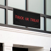 Trick oder Treten schwarzen roten Bluttext Hallowe Banner (Äußeres Gebäude)