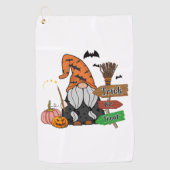 Trick oder zu behandeln Halloween Thema Gnomes Golfhandtuch (Vorderseite)