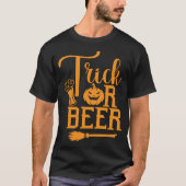 Trick or bier Funny Halloween Drink Design 🍺 🎃 T-Shirt (Vorderseite)