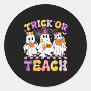 Trick or lehren Groovy Blumenghost Halloween Shirt Runder Aufkleber