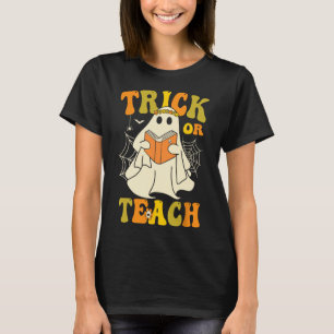 Trick or lehren Groovy Halloween Retro Blumenghost T-Shirt