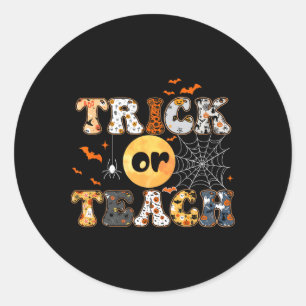 Trick or lehren Groovy Lehrer Halloween Retro Flor Runder Aufkleber