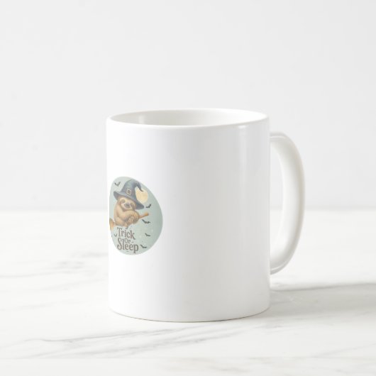 Trick or Sleep � Cute Witch Sloth Halloween Pun Ar Kaffeetasse (VorderseiteRechts)
